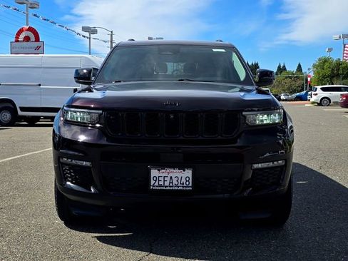 Certified 2023 Jeep Grand Cherokee L Limited w/ Luxury Tech Group II image 2