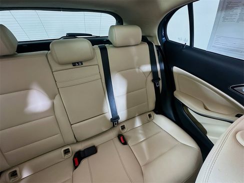 Used 2019 Mercedes-Benz GLA 250 4MATIC w/ Premium Package image 14