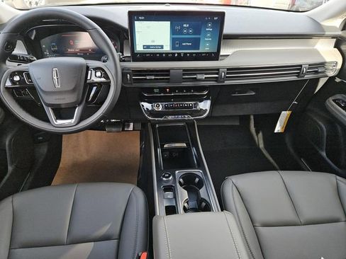 New 2026 Lincoln Corsair Premiere image 5