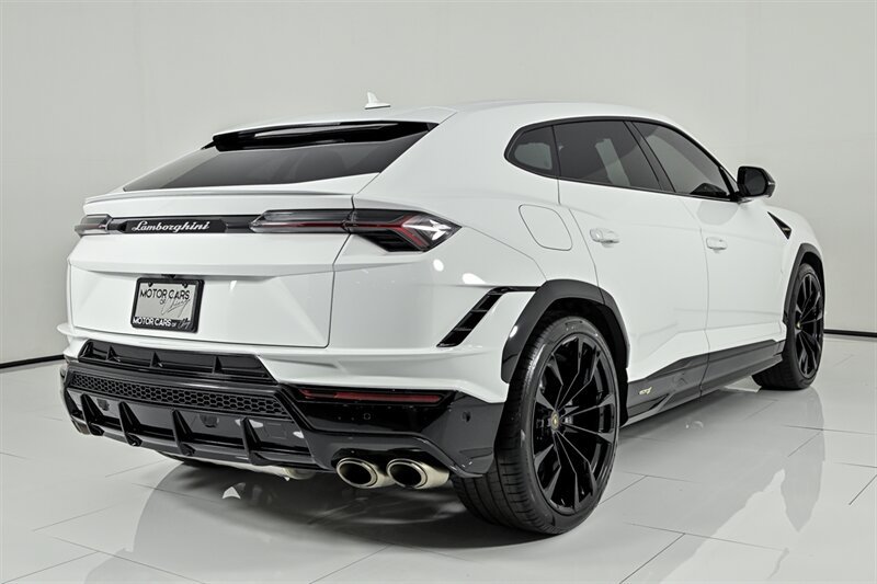 Used 2024 Lamborghini Urus S AWD/4WD image 16
