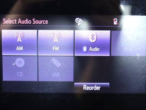 Used 2018 Toyota Corolla LE w/ Carpet Mat Package (TMS) FWD image 16