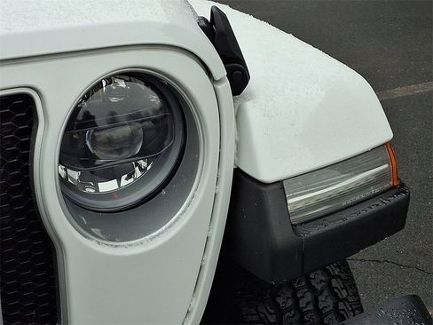 Used 2023 Jeep Wrangler Sahara w/ LED Lighting Group image 9