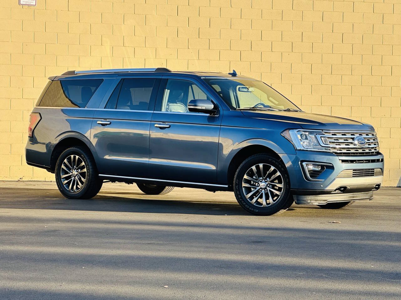 Used 2019 Ford Expedition Max Limited AWD/4WD image 2