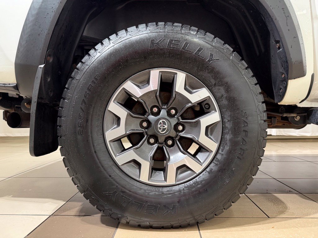 Used 2021 Toyota Tacoma TRD Off-Road AWD/4WD image 9