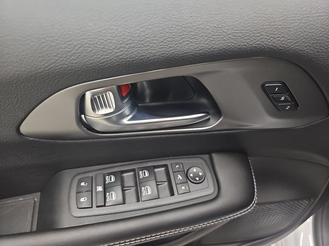 New 2027 Chrysler Pacifica Limited AWD/4WD image 11
