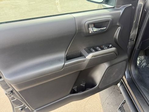 Used 2023 Toyota Tacoma TRD Off-Road AWD/4WD image 11