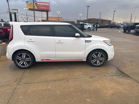 Used 2014 Kia Soul + image 5