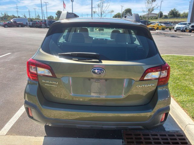 Used 2018 Subaru Outback 2.5i AWD/4WD image 6