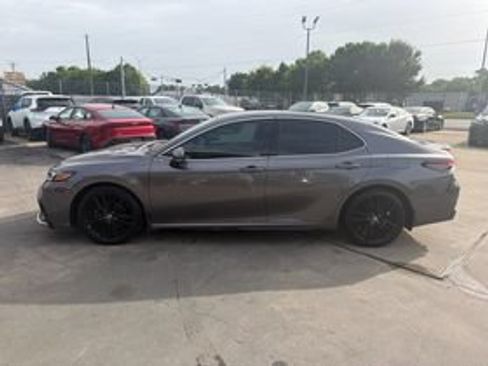 Used 2023 Toyota Camry XSE FWD image 8