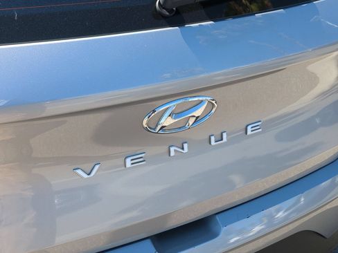 Used 2025 Hyundai Venue SEL FWD image 31
