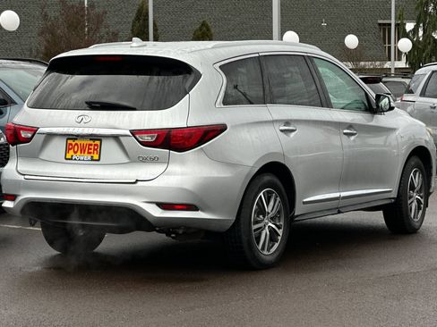 Used 2016 INFINITI QX60 AWD w/ Premium Package image 4