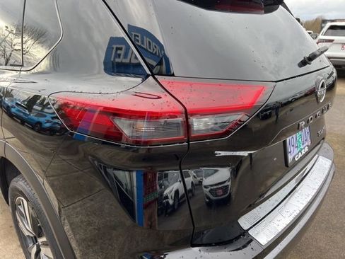 Used 2024 Nissan Rogue SL image 12