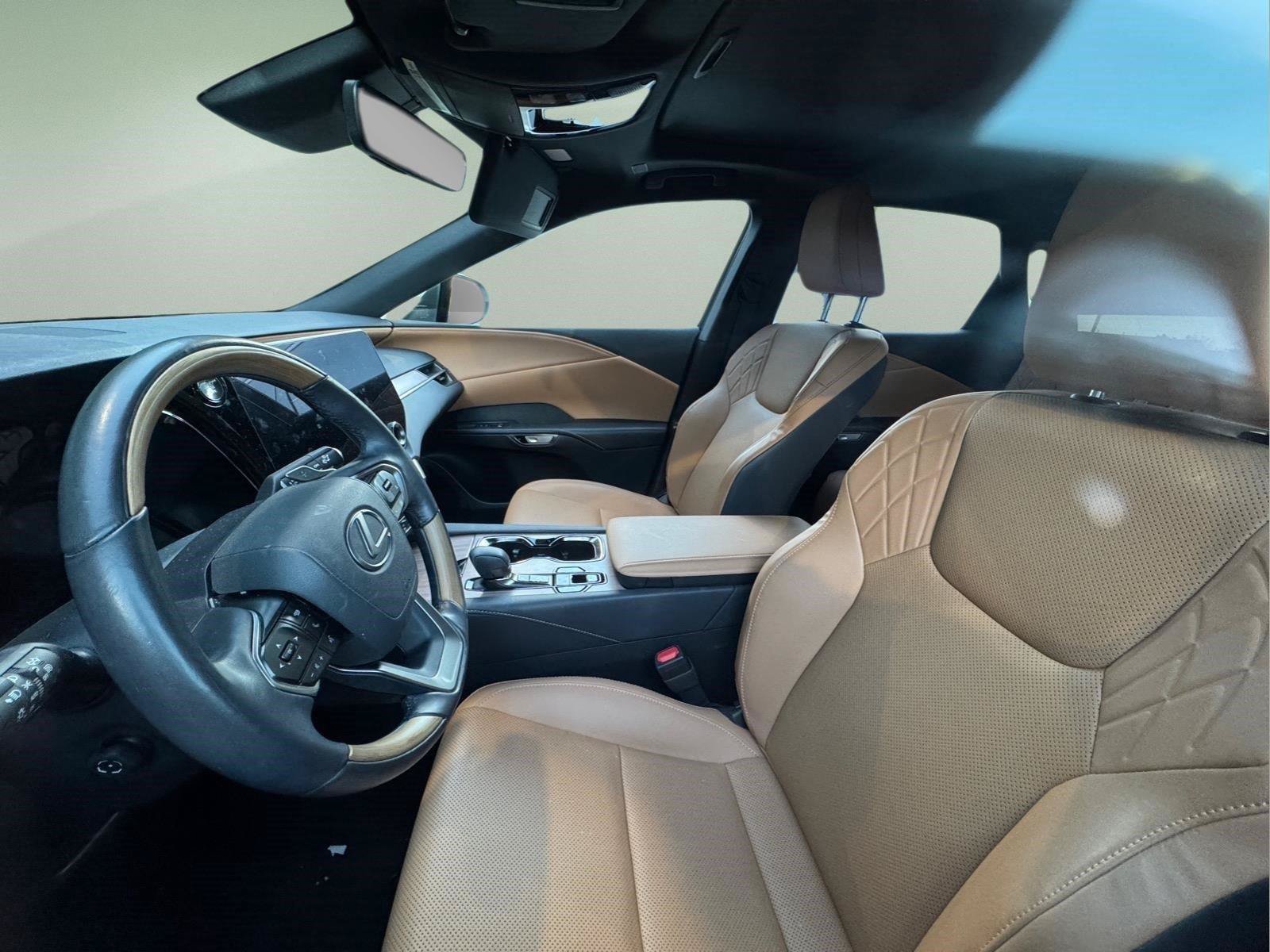 Used 2025 Lexus RX 350 Premium w/ Accessory Package (Z1) FWD image 4