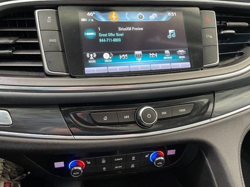 Used 2019 Buick Enclave Essence image 38