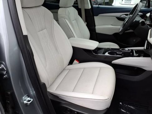 Used 2024 Buick Envision Avenir AWD/4WD image 25