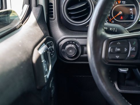 Used 2022 Jeep Wrangler Unlimited Sport AWD/4WD image 36