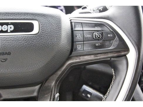 Used 2022 Jeep Grand Cherokee L Limited image 20