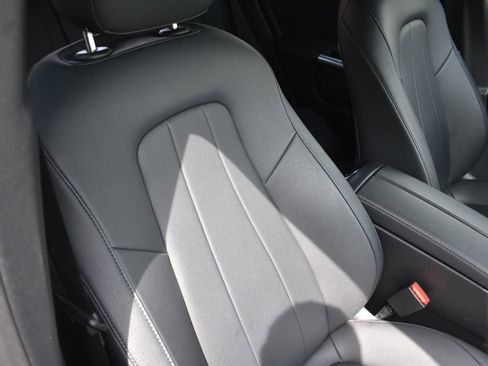 Used 2025 Mercedes-Benz GLA 250 image 24