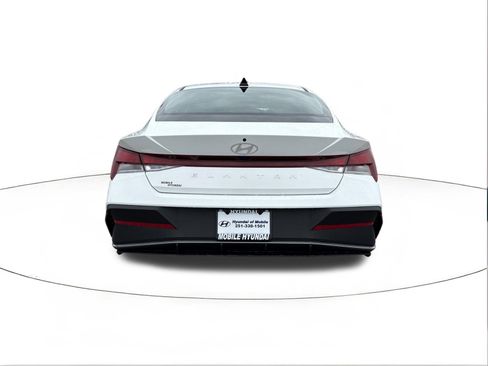 New 2026 Hyundai Elantra SE FWD image 4