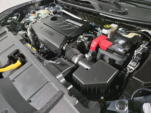 Used 2023 Nissan Rogue S AWD/4WD image 19