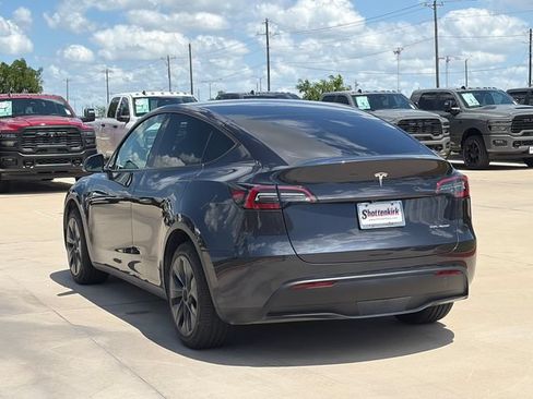 Used 2024 Tesla Model Y Long Range AWD/4WD image 7