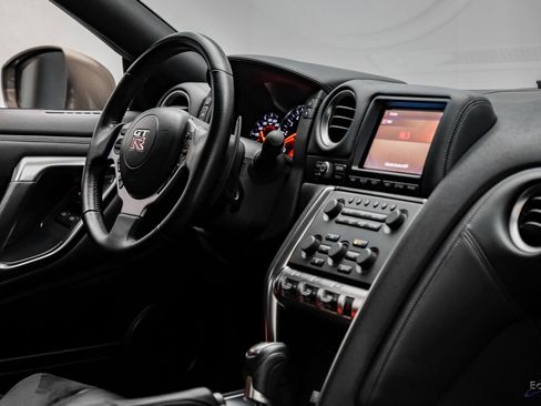 Used 2009 Nissan GT-R Premium image 53