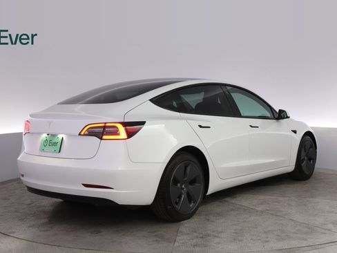 Used 2023 Tesla Model 3 Standard Range RWD image 3