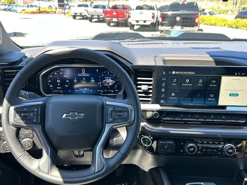 Used 2026 Chevrolet Silverado 1500 LT Trail Boss w/ Convenience Package II AWD/4WD image 17