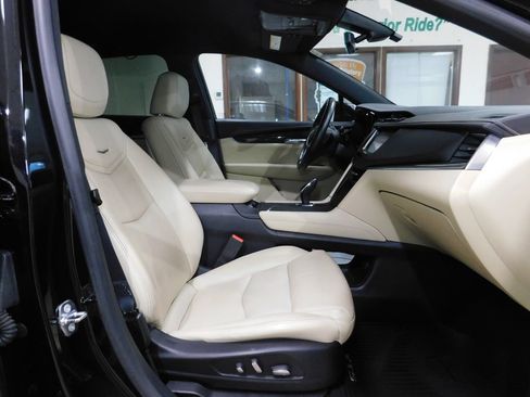 Used 2017 Cadillac XT5 FWD image 70