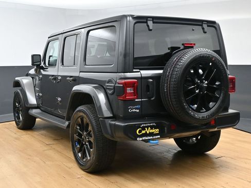 Used 2023 Jeep Wrangler Unlimited Sahara w/ Cold Weather Group AWD/4WD image 7