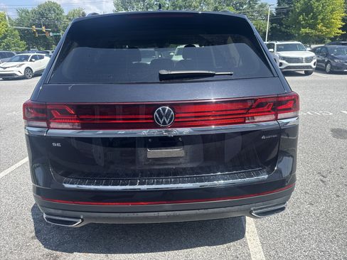 Used 2024 Volkswagen Atlas SE AWD/4WD image 9
