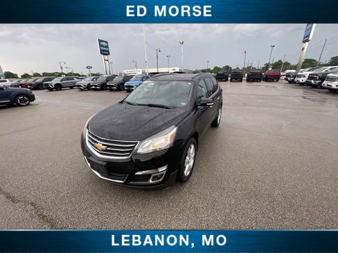 Used 2017 Chevrolet Traverse LT w/ Style and Technology Package FWD image 18