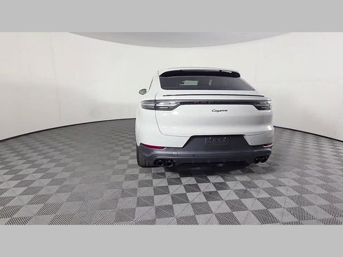 Used 2023 Porsche Cayenne Platinum Edition AWD/4WD image 39