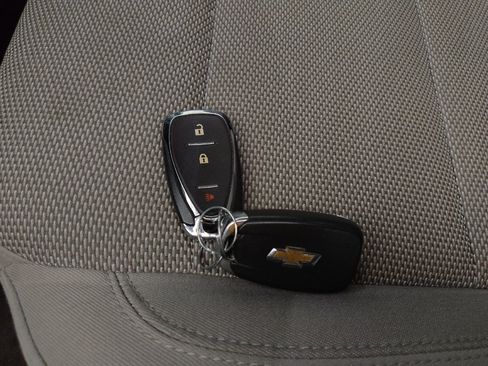 Used 2020 Chevrolet Traverse LT FWD image 32