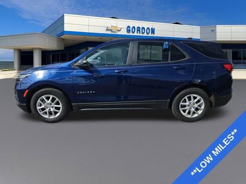 Used 2023 Chevrolet Equinox LS w/ LS Convenience Package image 2