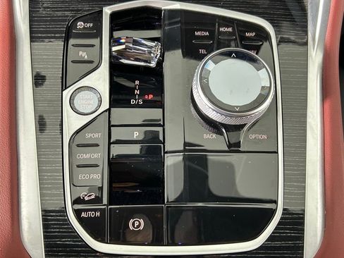 Used 2024 BMW X6 xDrive40i w/ Executive Package image 21