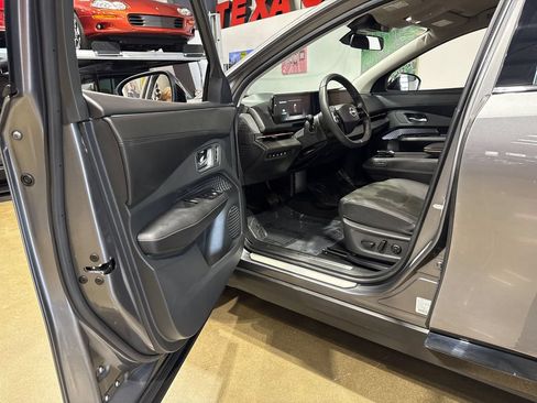 Used 2024 Nissan Ariya AWD image 89