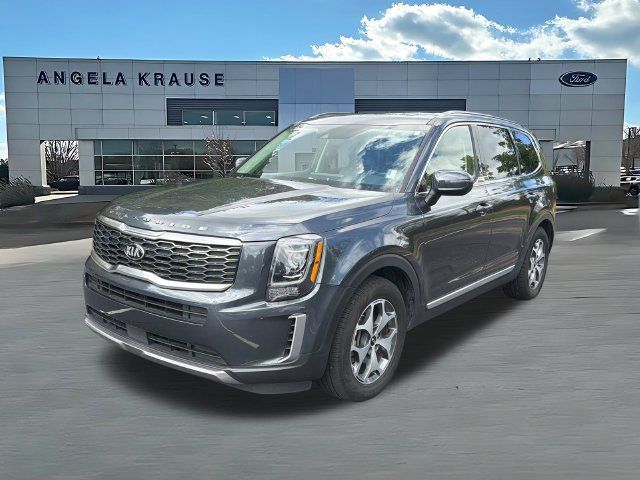 Used 2020 Kia Telluride EX w/ Towing Package FWD image 3