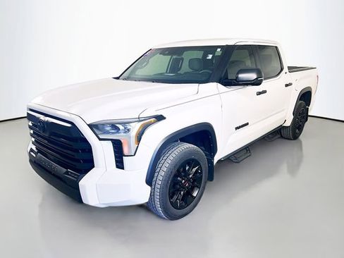 Used 2025 Toyota Tundra SR5 w/ SR5 Convenience Package AWD/4WD image 4