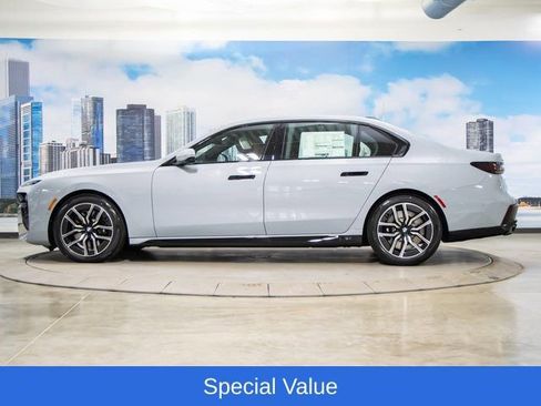 Used 2025 BMW 760i xDrive AWD/4WD image 1