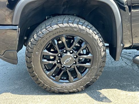 Used 2025 Chevrolet Silverado 2500 LTZ w/ LTZ Plus Package AWD/4WD image 13