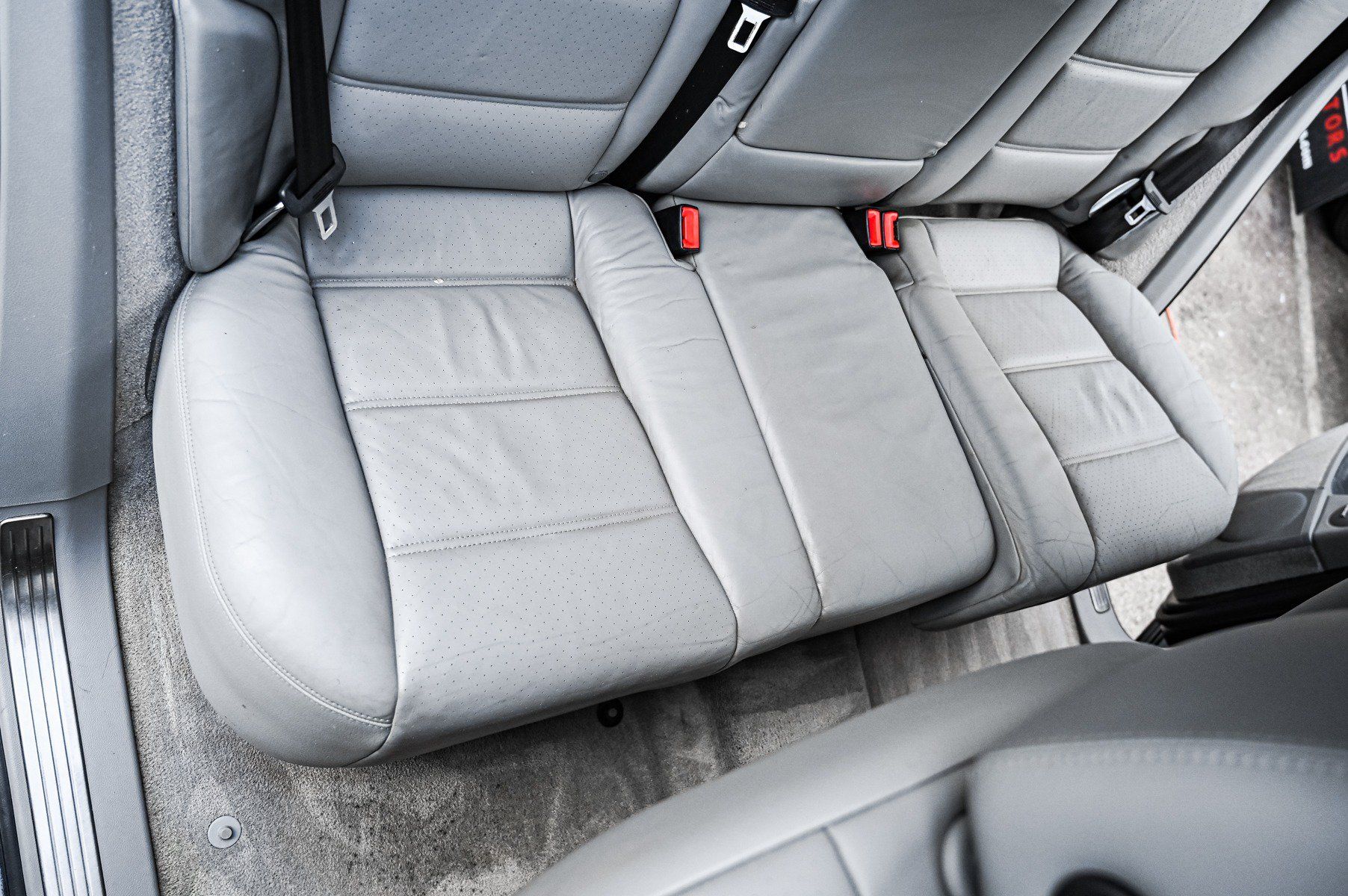 Used 2004 Porsche Cayenne S AWD/4WD image 32