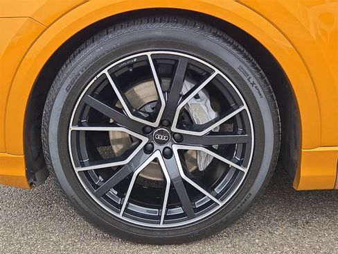 Used 2019 Audi Q8 Prestige w/ Luxury Package image 11