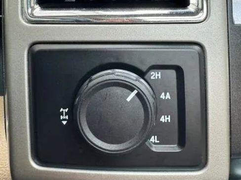 Used 2015 Ford F150 Lariat w/ Equipment Group 502A Luxury image 44