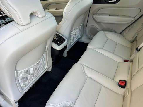 New 2026 Volvo XC60 B5 Ultra AWD/4WD image 10