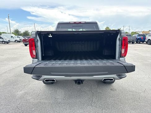 Used 2024 GMC Sierra 1500 AT4 w/ Technology Package AWD/4WD image 32