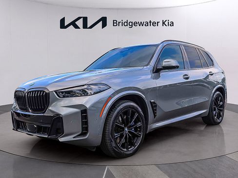 Used 2024 BMW X5 xDrive40i w/ M Sport Package AWD/4WD image 3