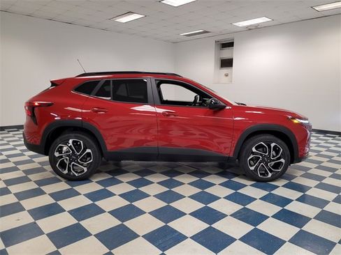 New 2026 Chevrolet Trax RS w/ Sunroof Package image 9