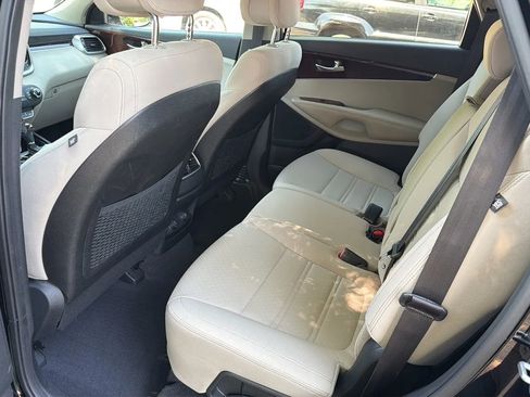 Used 2016 Kia Sorento FWD w/ LX Convenience Package image 18