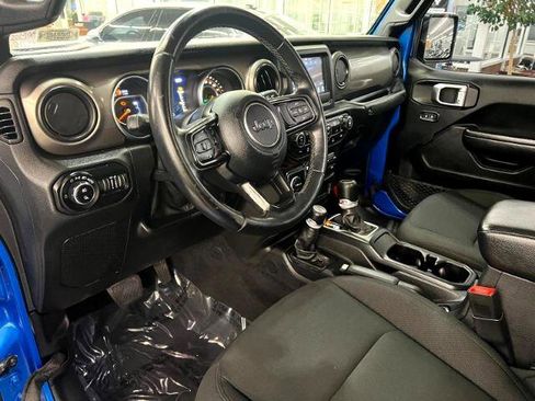 Used 2021 Jeep Gladiator Sport image 9